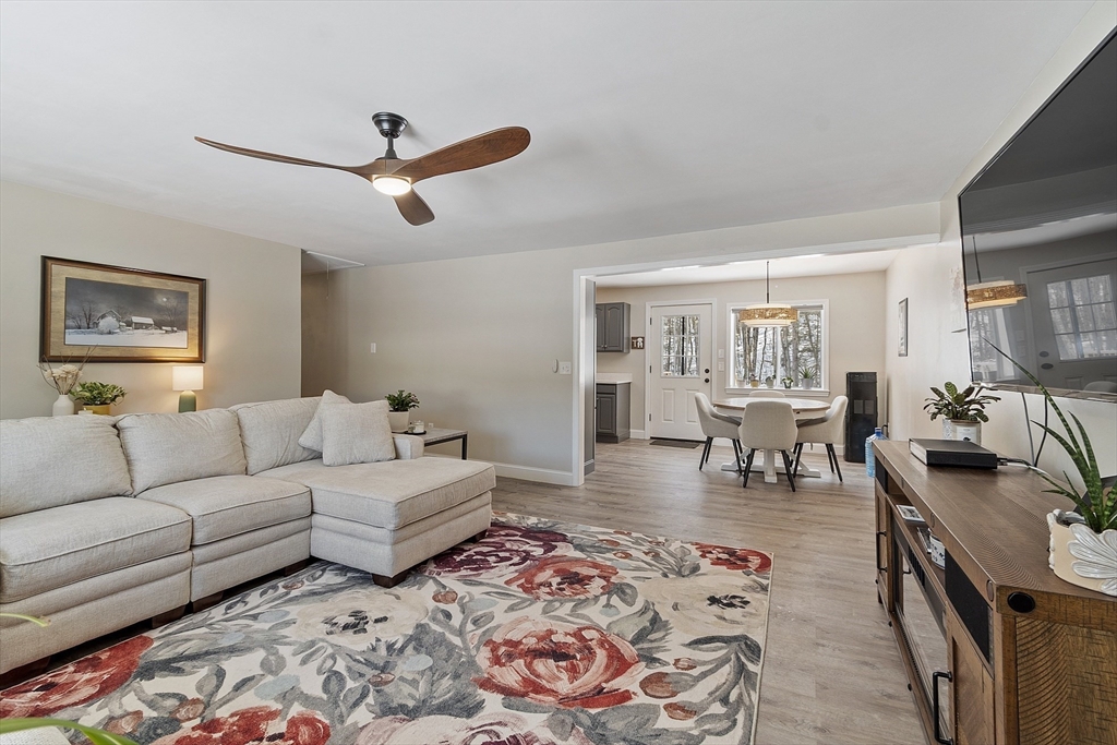 170 North Common Road 170