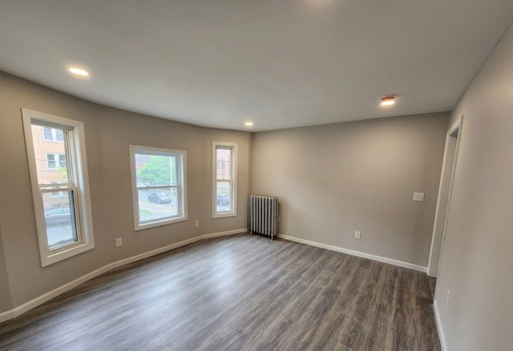 179 Sargeant St, Holyoke, MA, 179 Sargeant St, Holyoke, MA Photo #14