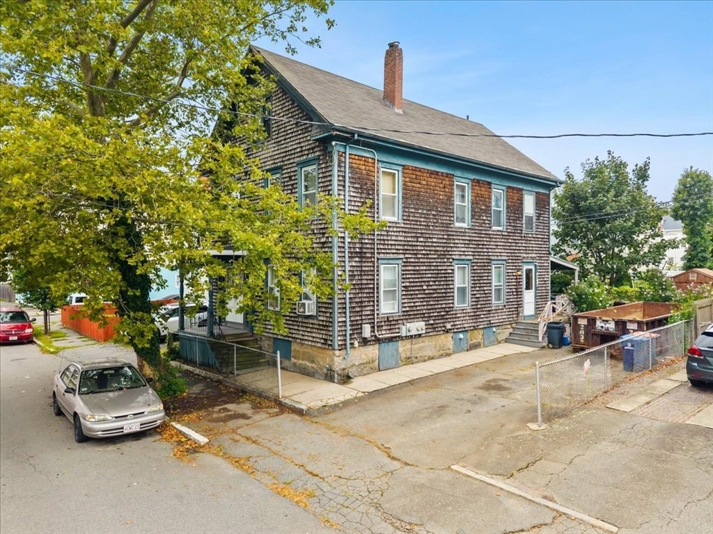 Photo of 213 Austin St, New Bedford, MA