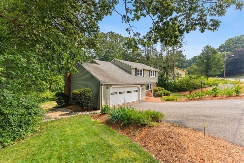 32 Cheryl Dr