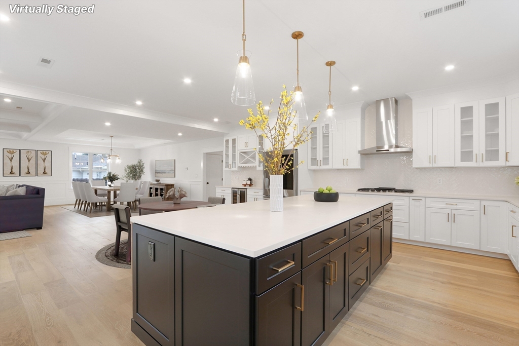 Natick, Massachusetts 01760, United States, 5 Bedrooms Bedrooms, ,5 BathroomsBathrooms,Residential,Pending,8553