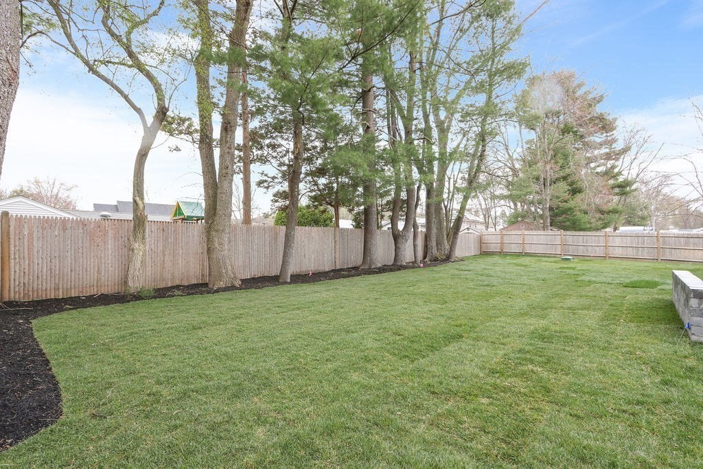 Natick, Massachusetts 01760, United States, 5 Bedrooms Bedrooms, ,5 BathroomsBathrooms,Residential,Pending,8553