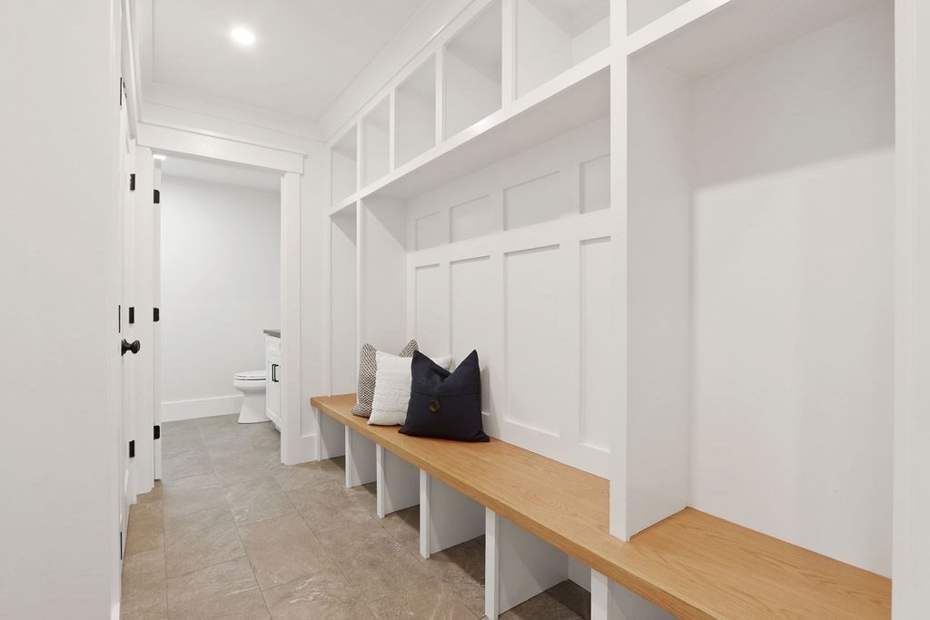 Natick, Massachusetts 01760, United States, 5 Bedrooms Bedrooms, ,5 BathroomsBathrooms,Residential,Pending,8553