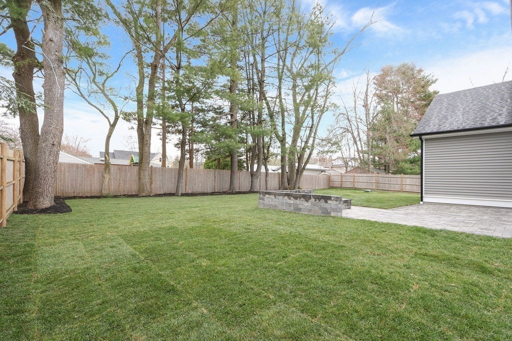 Natick, Massachusetts 01760, United States, 5 Bedrooms Bedrooms, ,5 BathroomsBathrooms,Residential,Pending,8553