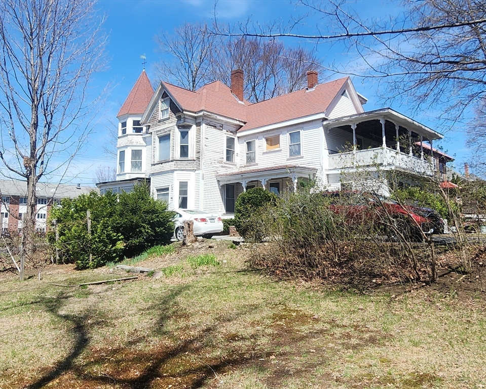 19 Buttonwoods Ave