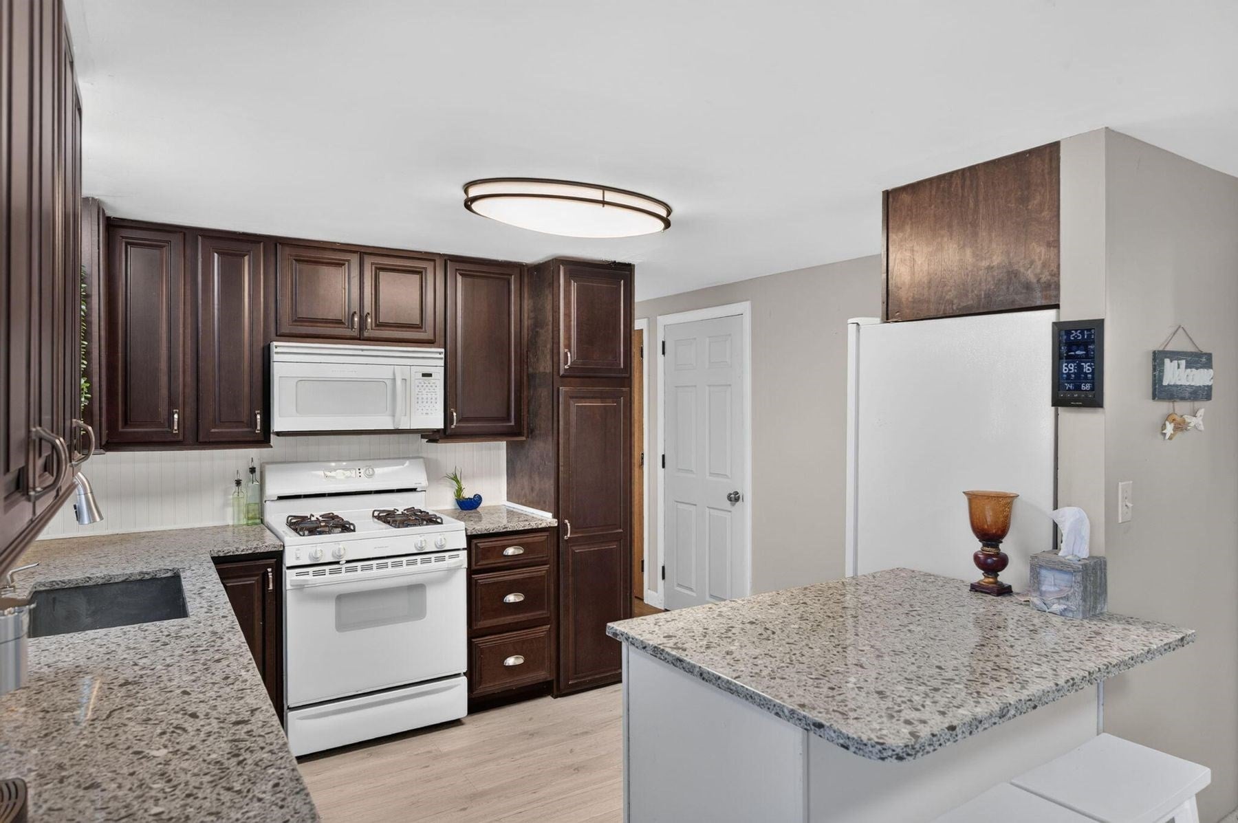 20 Frances Helen Rd, Yarmouth, MA, 20 Frances Helen Rd, Yarmouth, MA Photo #2