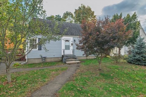 48 Apple Tree Ln Weymouth MA 02188