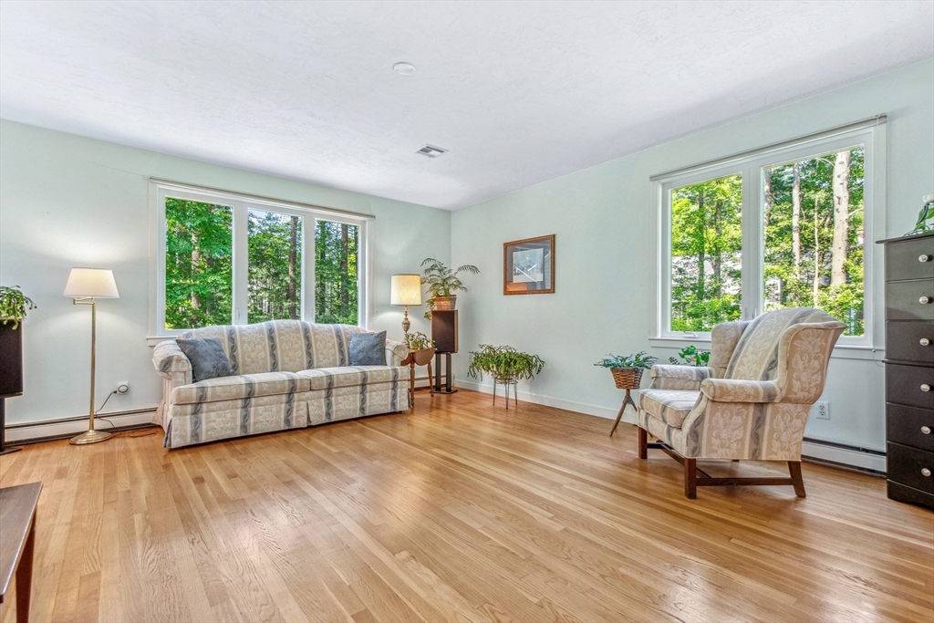 187 Middle Rd