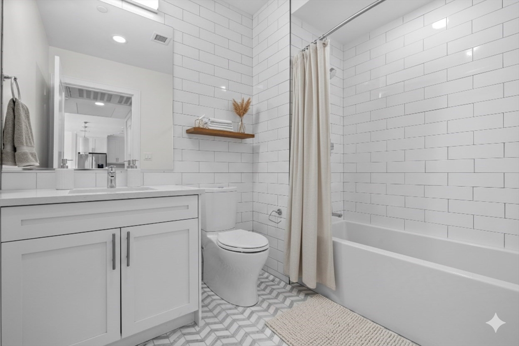 301 Border Street 211