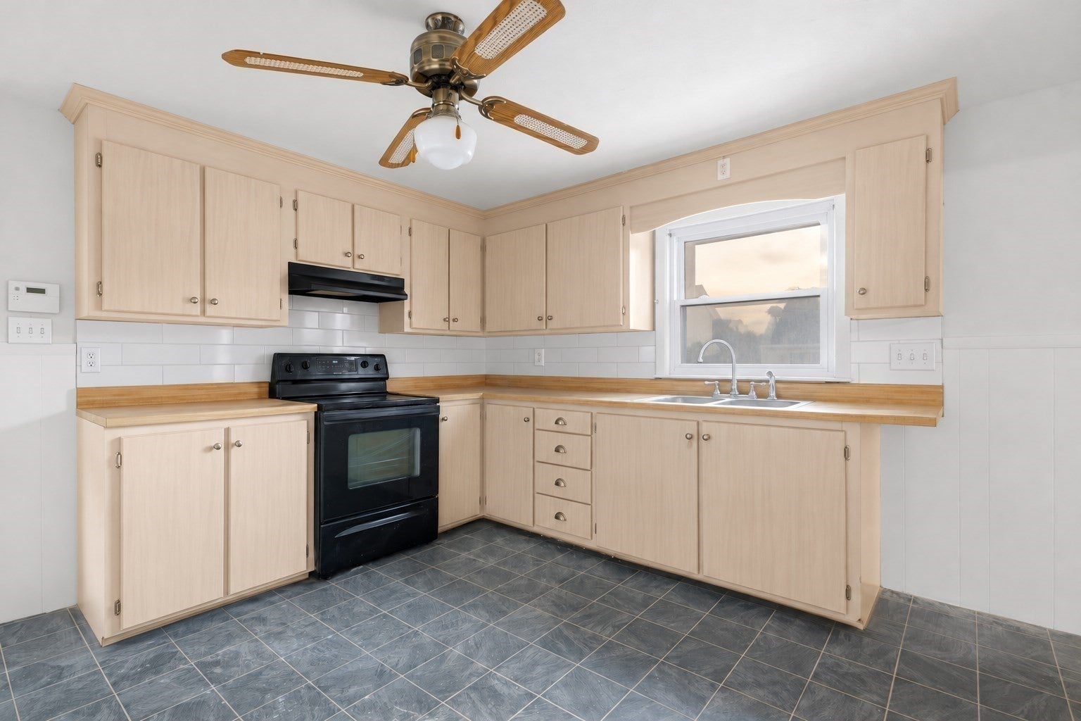 45 Pineridge St, New Bedford, MA Photo #6