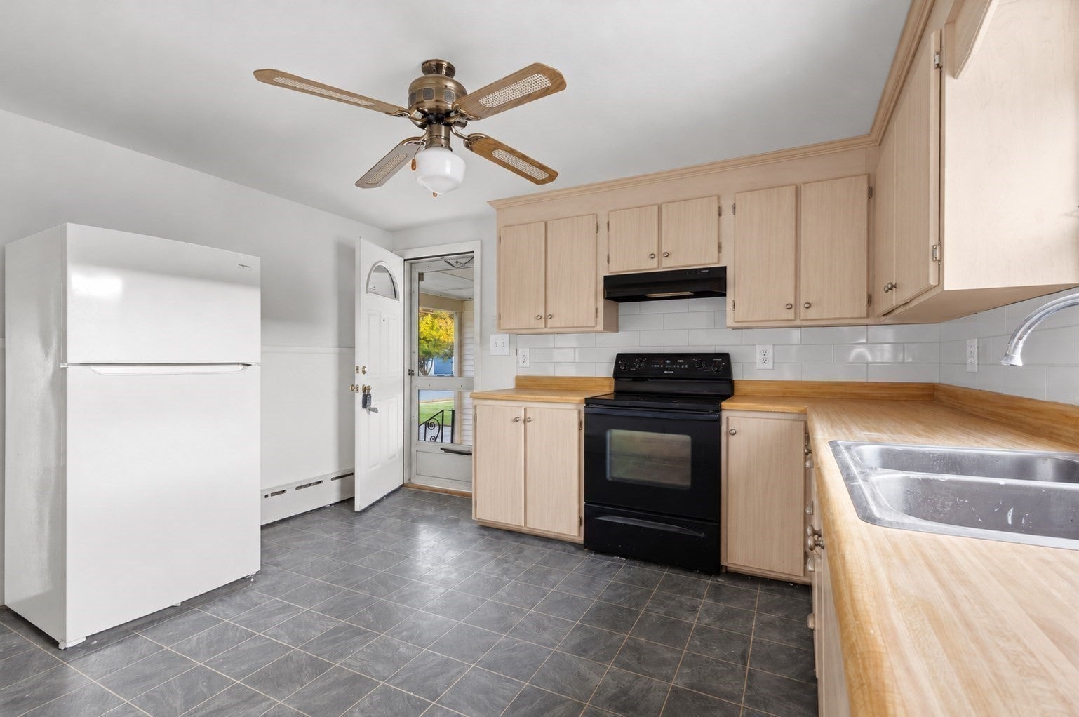 45 Pineridge St, New Bedford, MA Photo #8