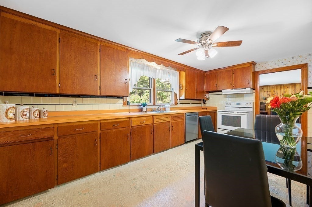 101 Barnett Rd, Sutton, MA, 101 Barnett Rd, Sutton, MA Photo #6