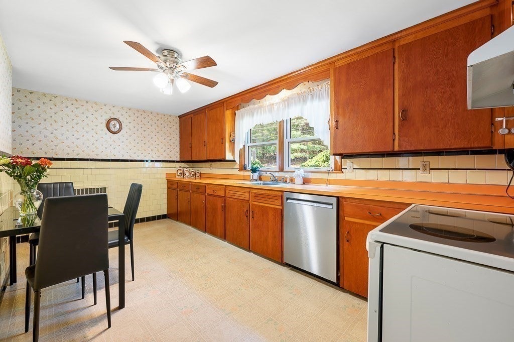 101 Barnett Rd, Sutton, MA, 101 Barnett Rd, Sutton, MA Photo #8