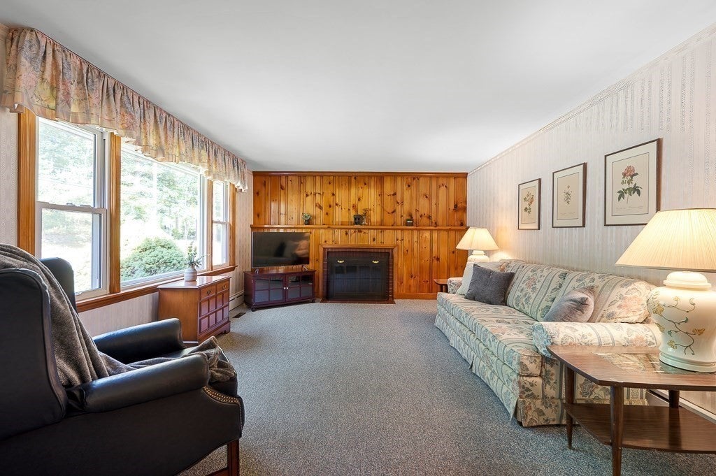 101 Barnett Rd, Sutton, MA, 101 Barnett Rd, Sutton, MA Photo #9
