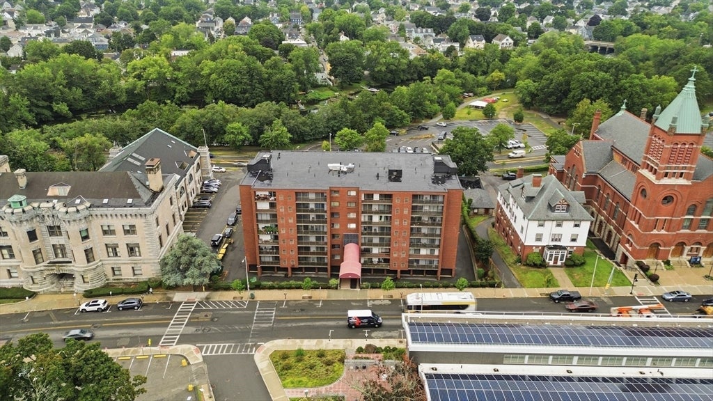 100 High St 308