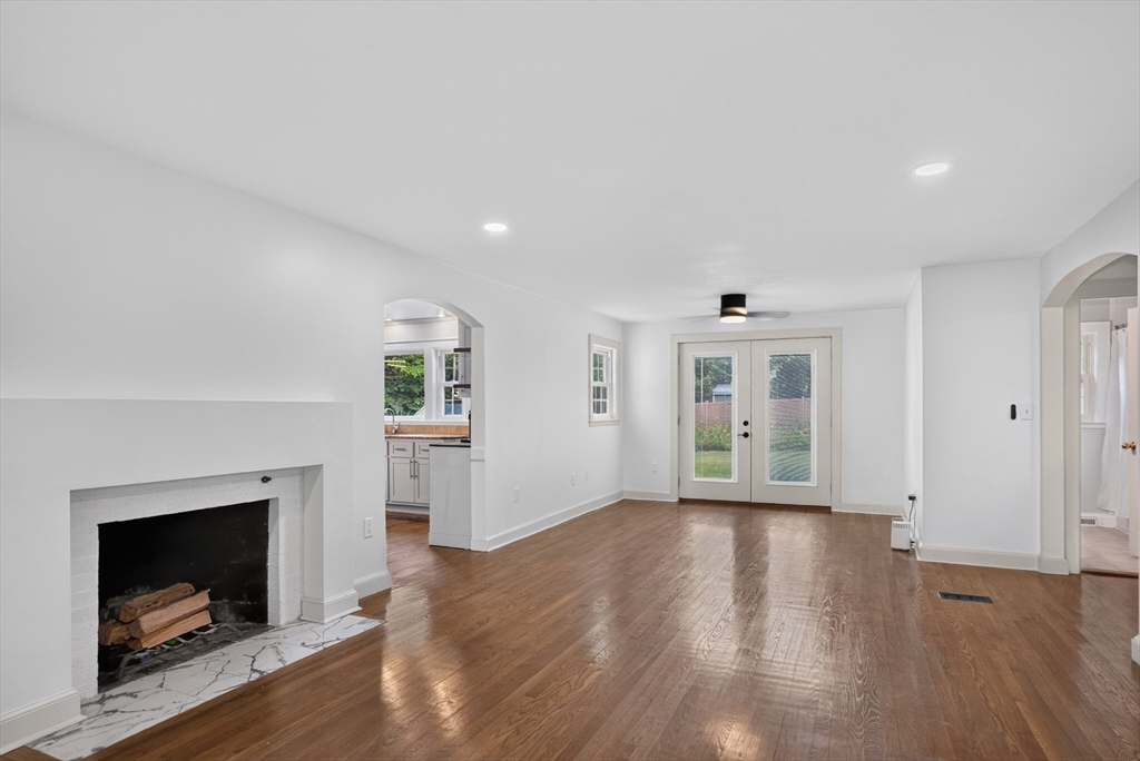 17 Pilgrim Way