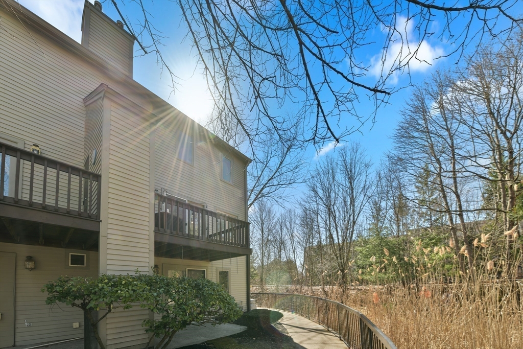 Canton, Massachusetts 02021, United States, 2 Bedrooms Bedrooms, ,3 BathroomsBathrooms,Residential,Active,96178