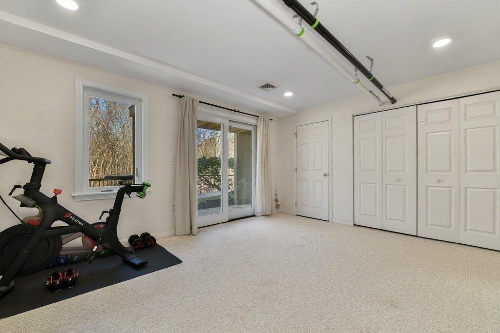 Canton, Massachusetts 02021, United States, 2 Bedrooms Bedrooms, ,3 BathroomsBathrooms,Residential,Active,96178