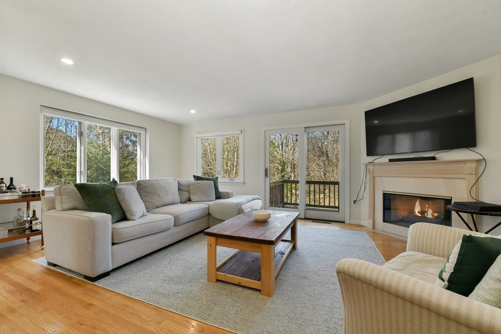 Canton, Massachusetts 02021, United States, 2 Bedrooms Bedrooms, ,3 BathroomsBathrooms,Residential,Active,96178