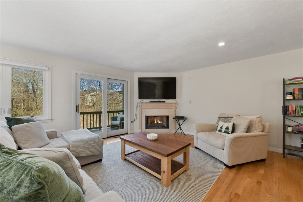 Canton, Massachusetts 02021, United States, 2 Bedrooms Bedrooms, ,3 BathroomsBathrooms,Residential,Active,96178