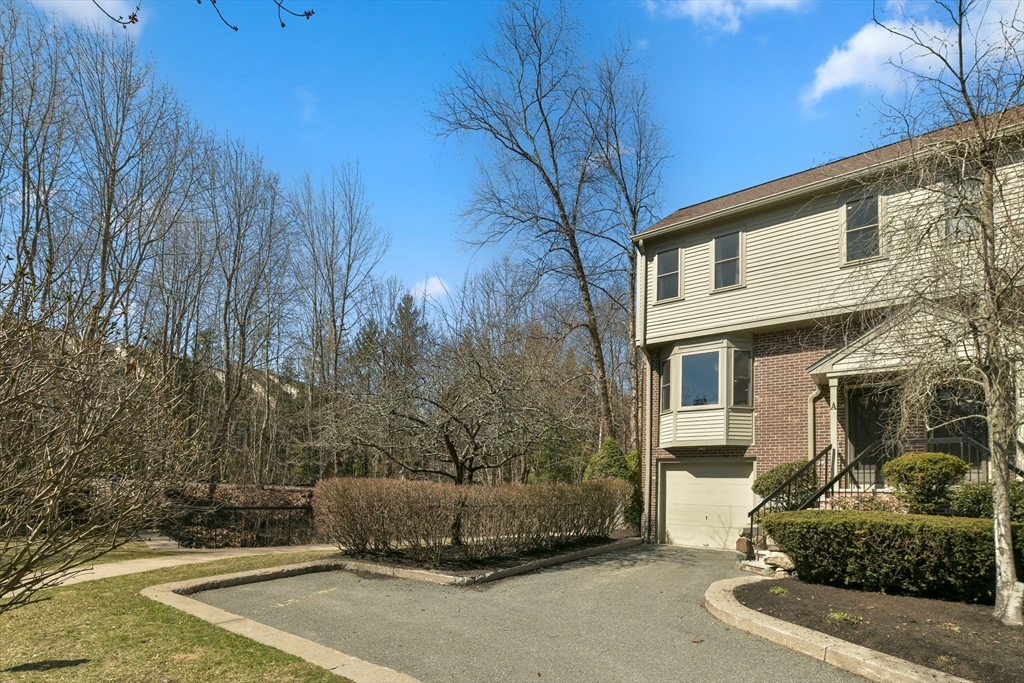 Canton, Massachusetts 02021, United States, 2 Bedrooms Bedrooms, ,3 BathroomsBathrooms,Residential,Active,96178