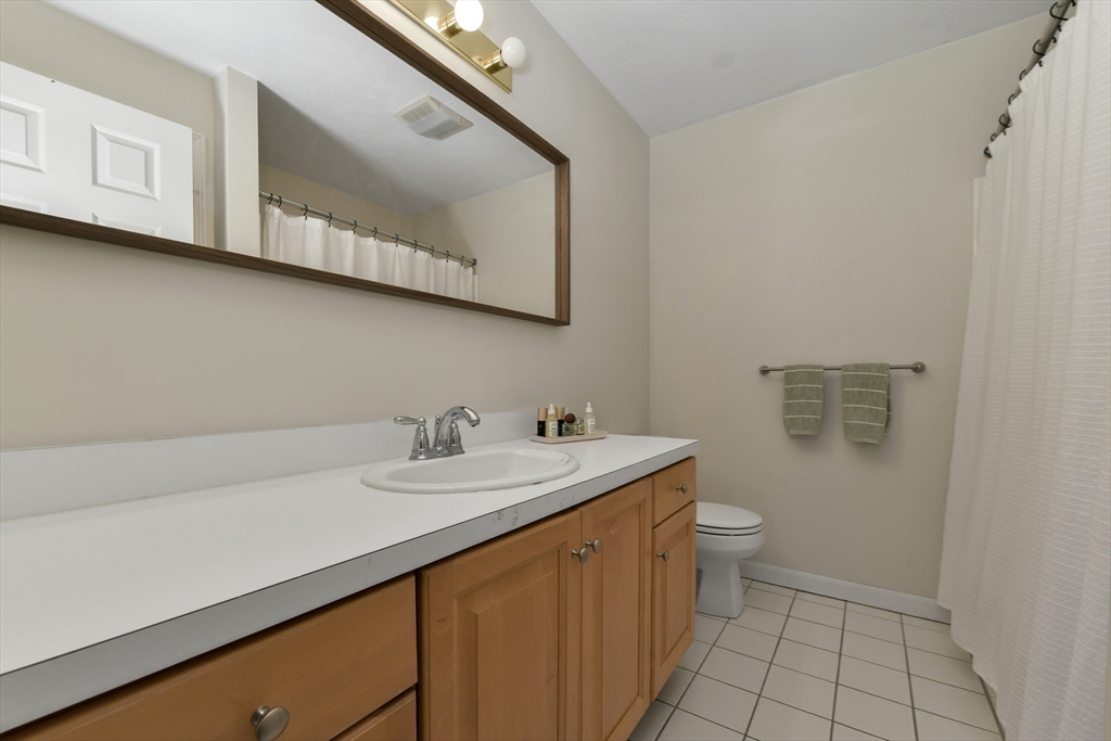 Canton, Massachusetts 02021, United States, 2 Bedrooms Bedrooms, ,3 BathroomsBathrooms,Residential,Active,96178