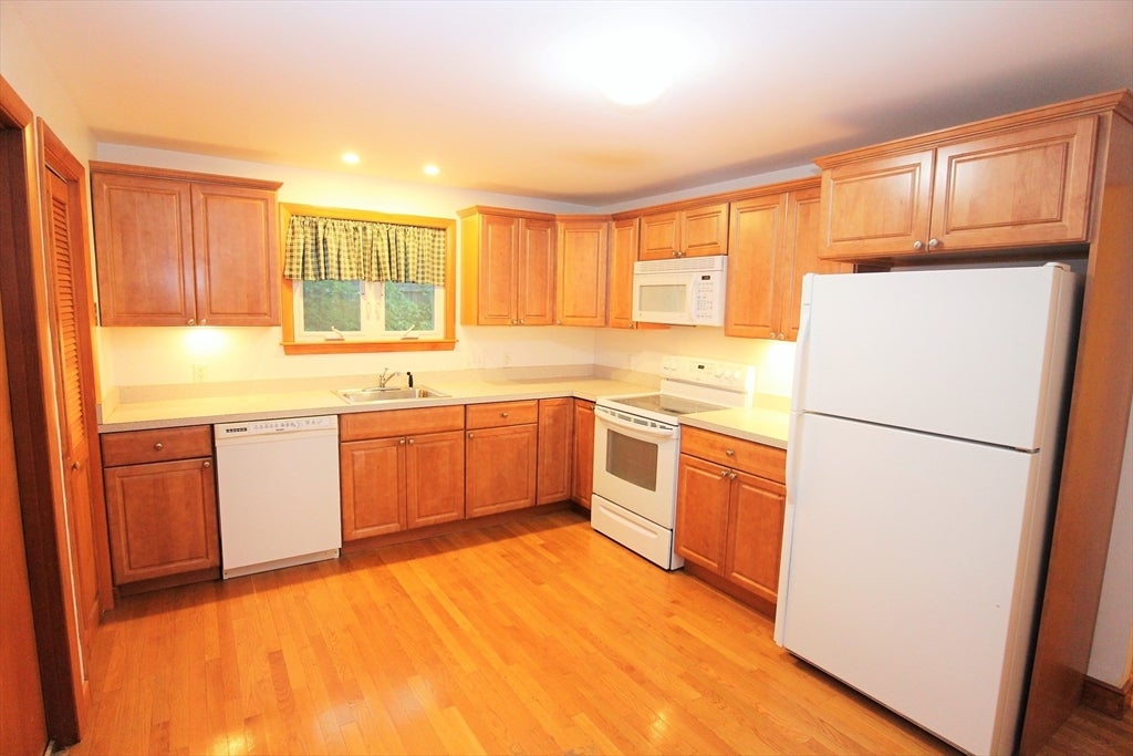52 Westminster Ave #52, Watertown, MA, 52 Westminster Ave #52, Watertown, MA Photo #2