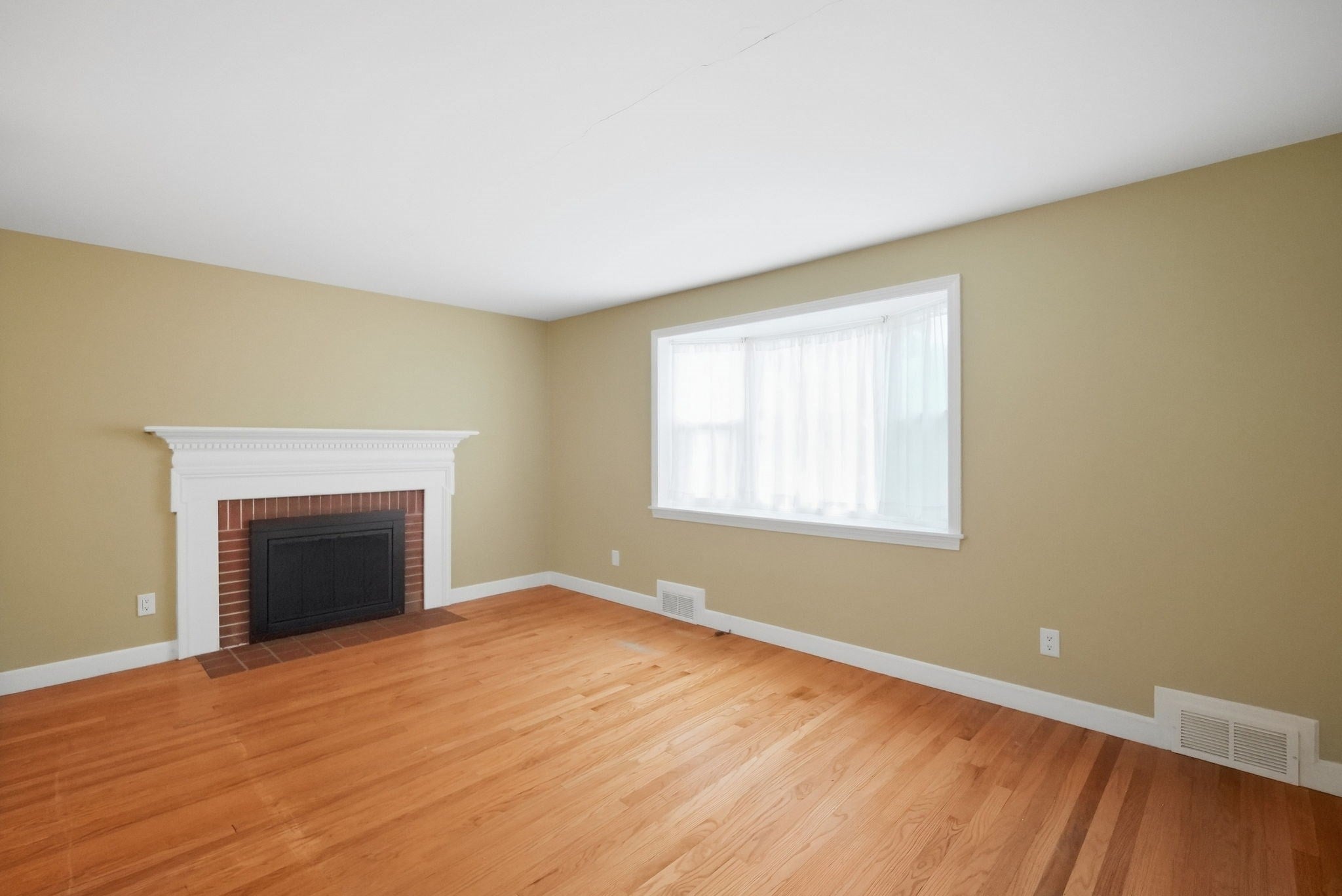 31 Brook St, East Longmeadow, MA, 31 Brook St, East Longmeadow, MA Photo #5