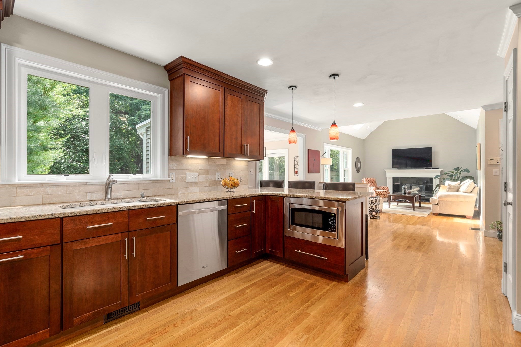 578 Randolph Ave, Milton, MA Photo #9