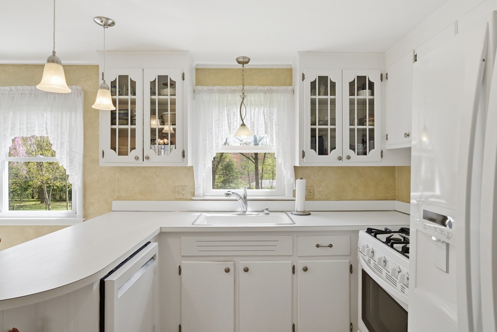 7 Joseph Ave, Westfield, MA, 7 Joseph Ave, Westfield, MA Photo #11