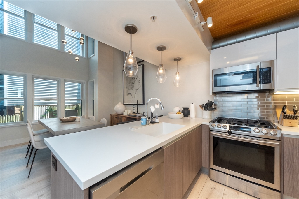 20 Haynes St 102