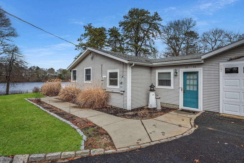 17 Maple St