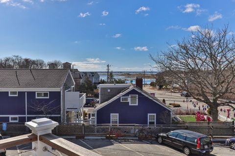 Condominium in Provincetown MA 41 Bradford St Extension 15.jpg