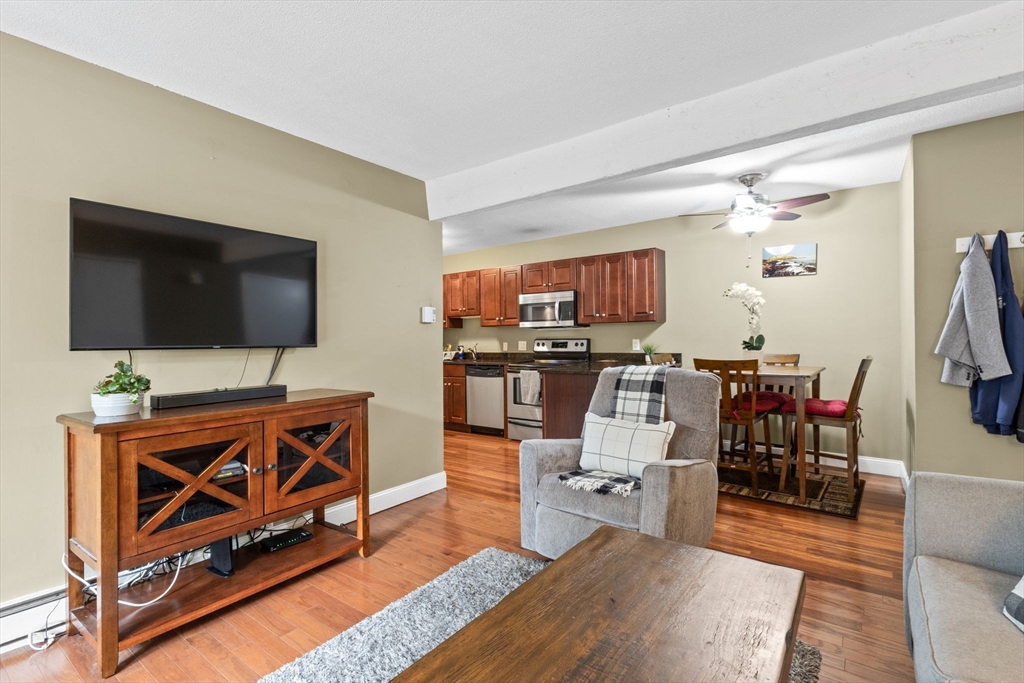 336 E Main St 20