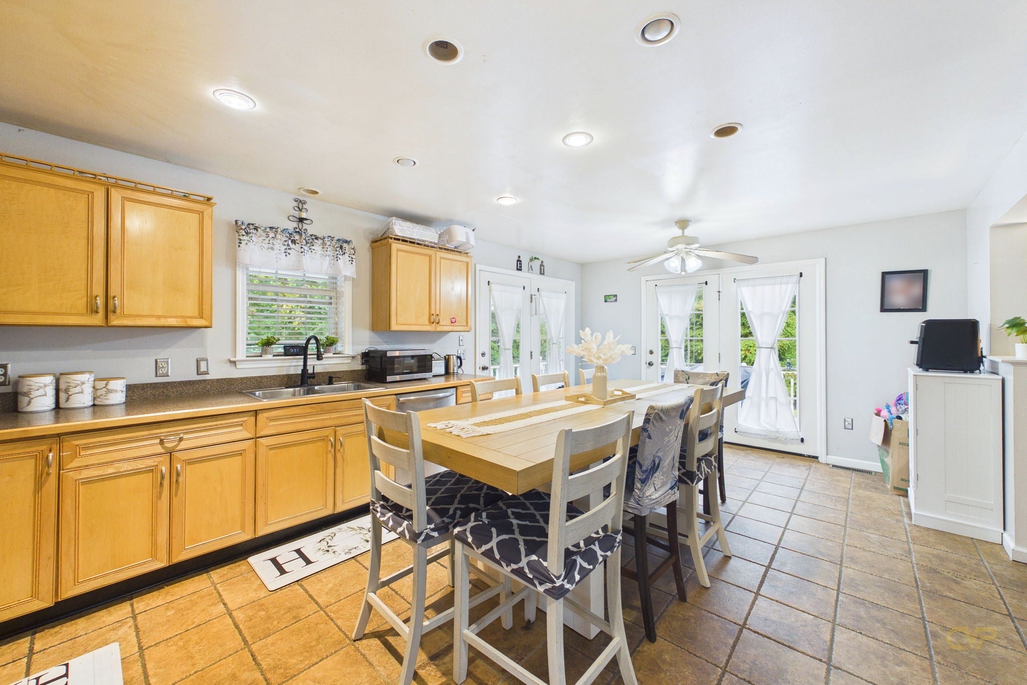 22 Freemens Cir, Freetown, MA Photo #20