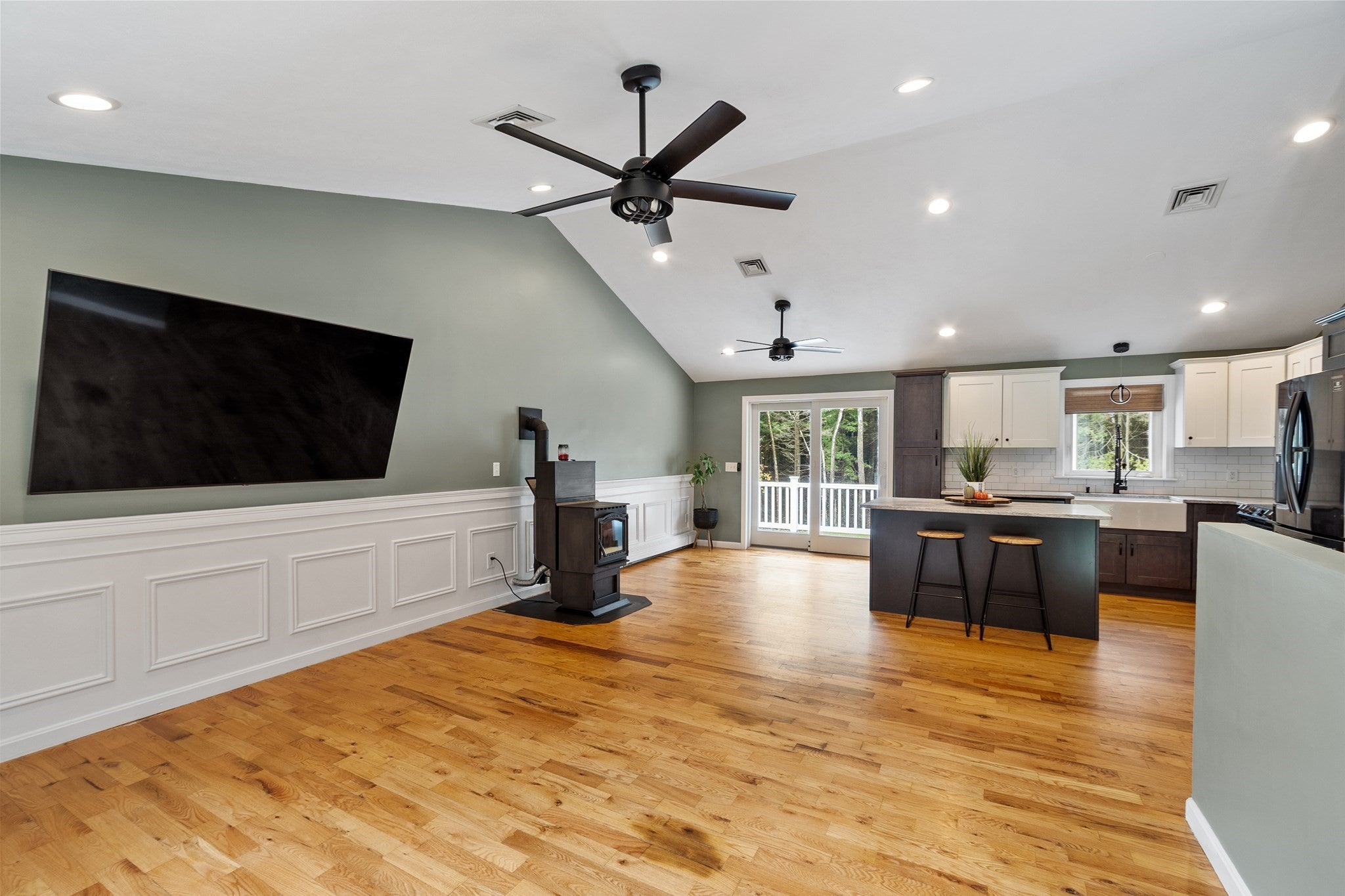 365 E Rindge Rd