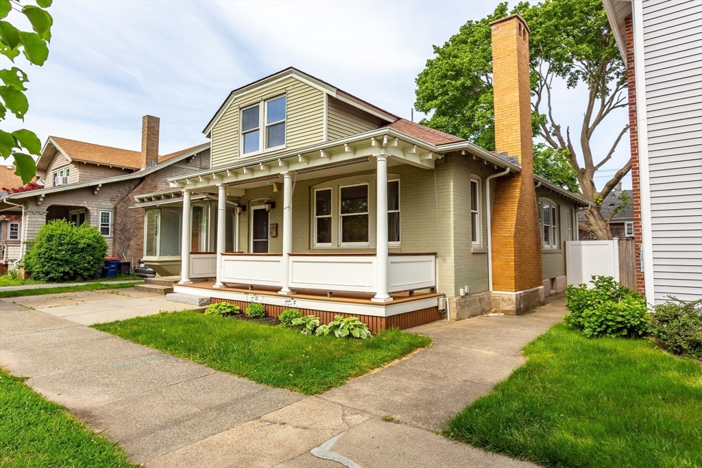 686 Rockdale Ave