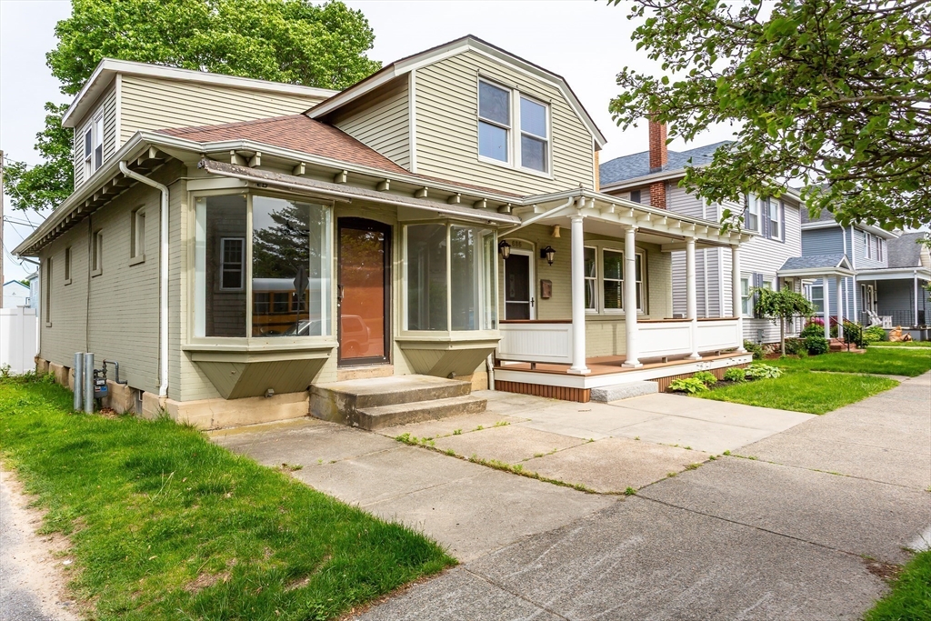 686 Rockdale Ave