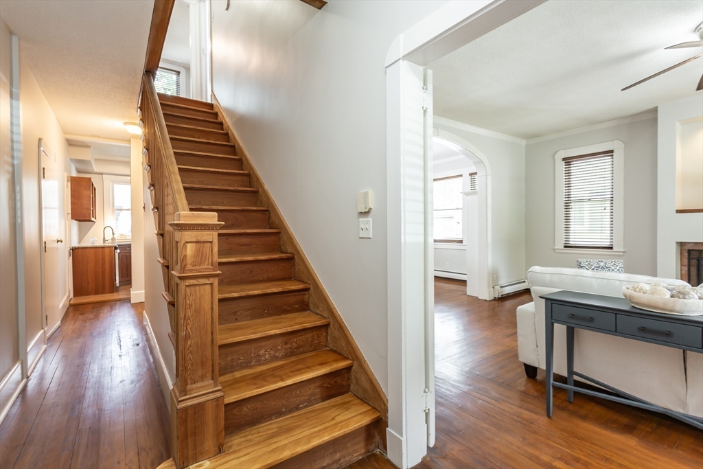 686 Rockdale Ave