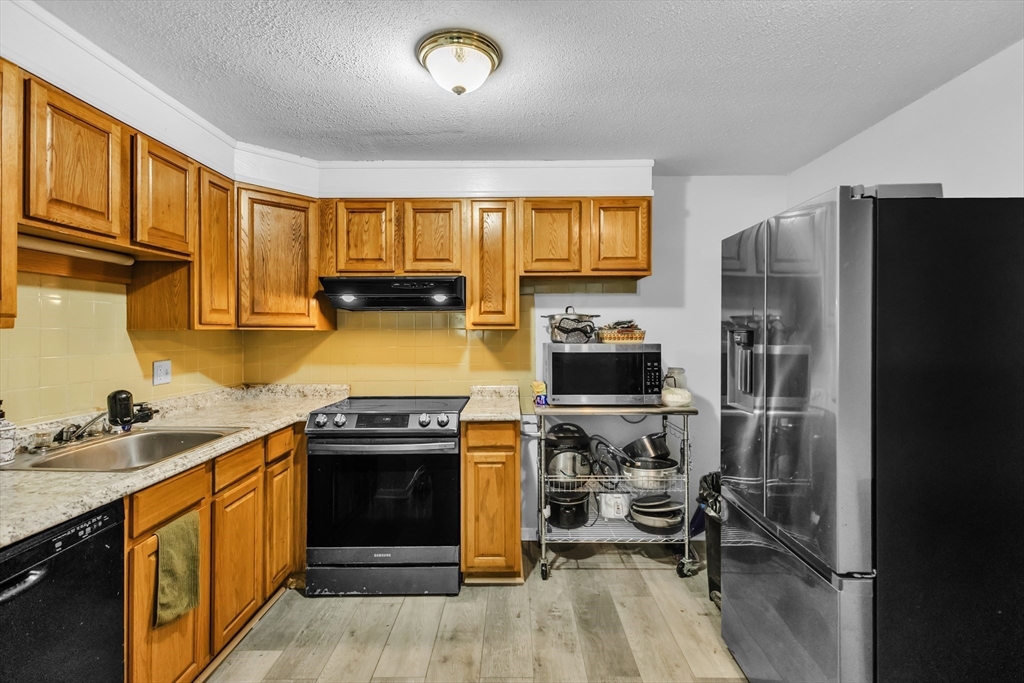 176 Maple Ave 7-1