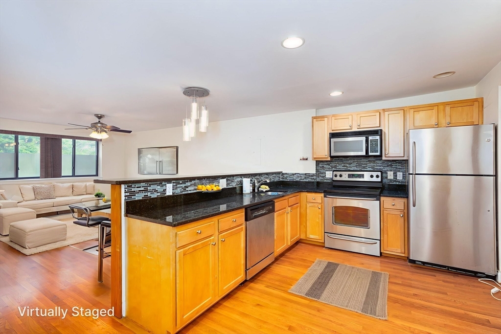 44 Lafayette Ave 507