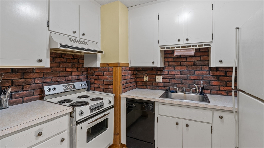796 Willard St D9