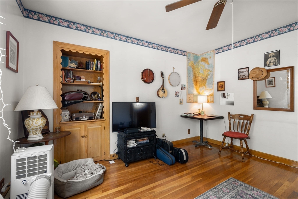 22-24 Emerald Street