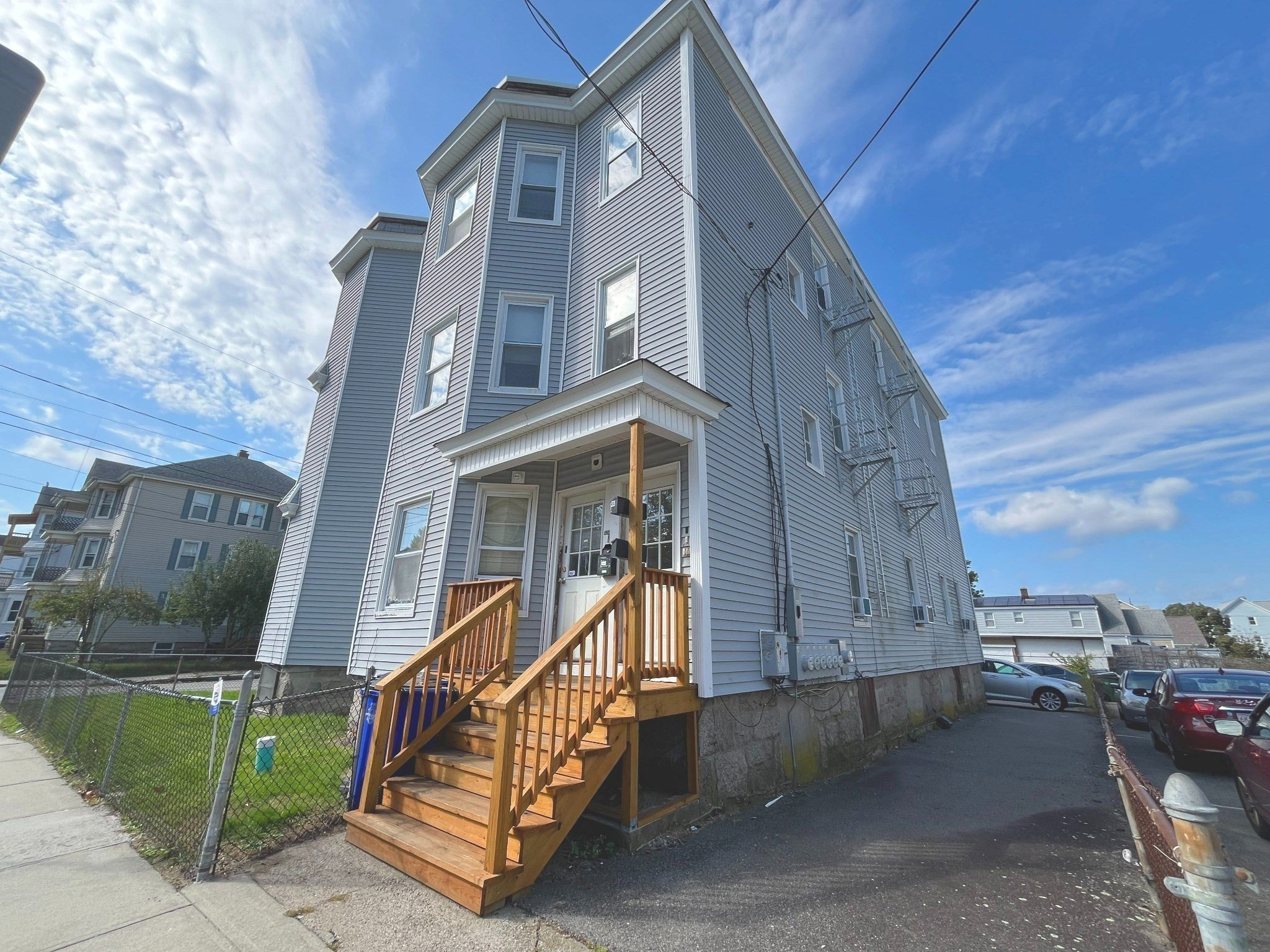 523 Whipple St
