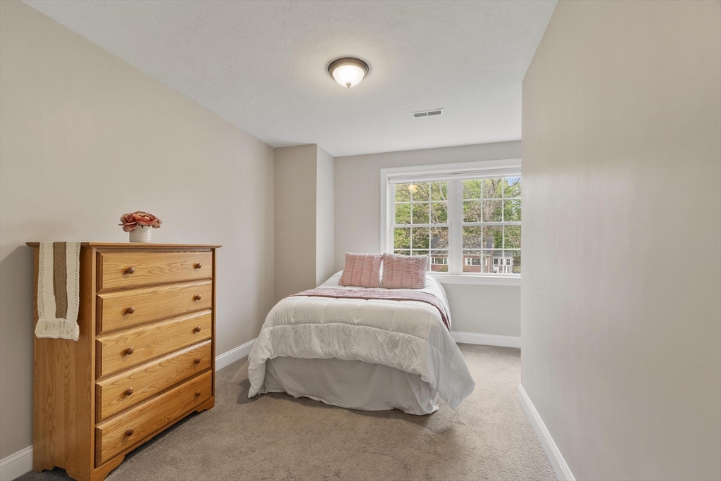 10 West St, Wilmington, MA Photo #18