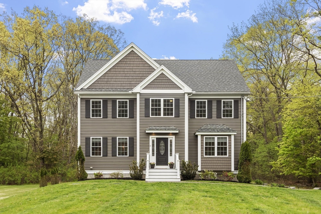 Photo: 10 West St, Wilmington, MA