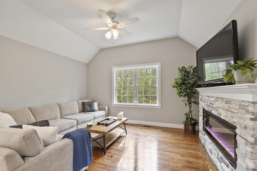 10 West St, Wilmington, MA Photo #14