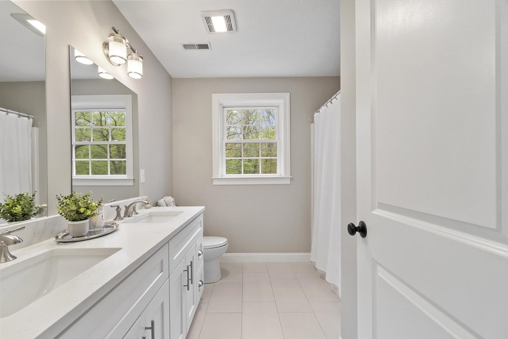 10 West St, Wilmington, MA Photo #17