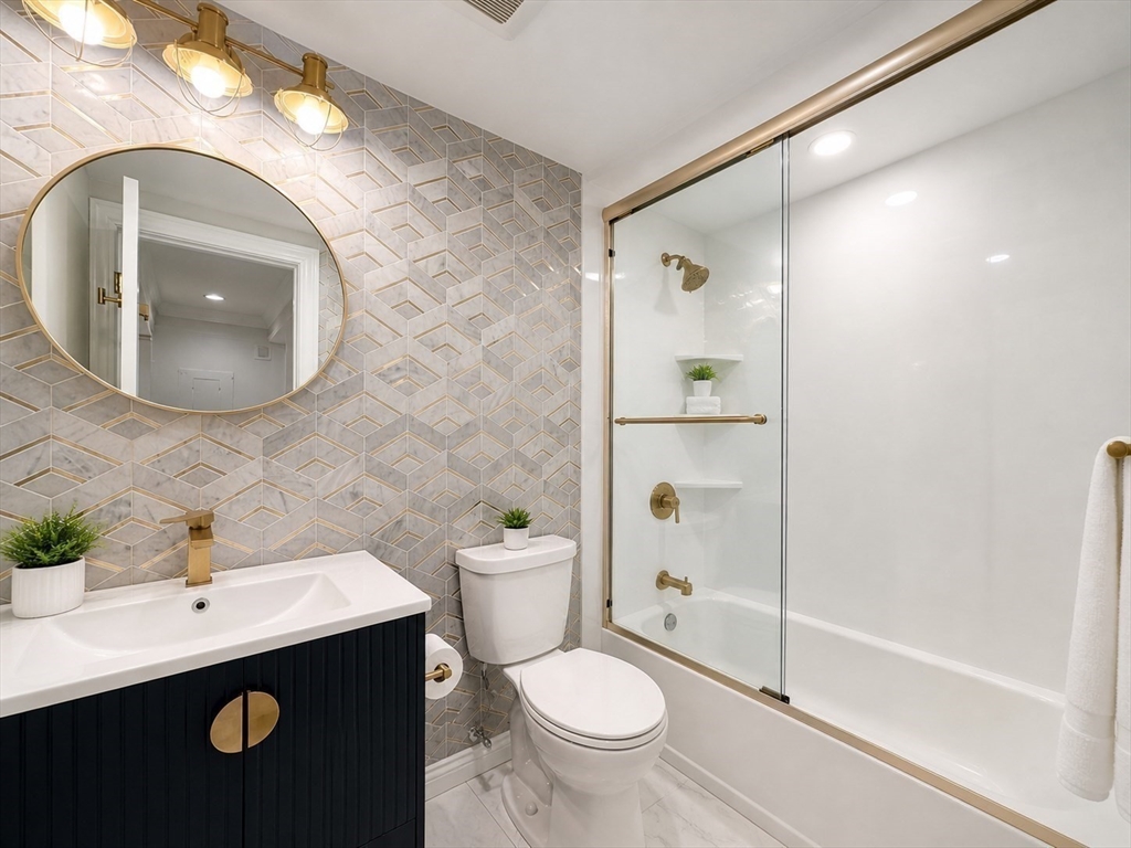 416 Marlborough 102