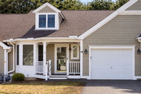 Photo of 4 Autumn Drive #B, Hudson, MA 01749 (MLS # 73490989)